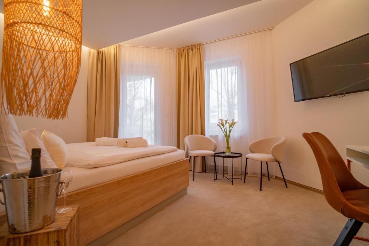 Hotel U Kaplicky Písek Екстериор снимка