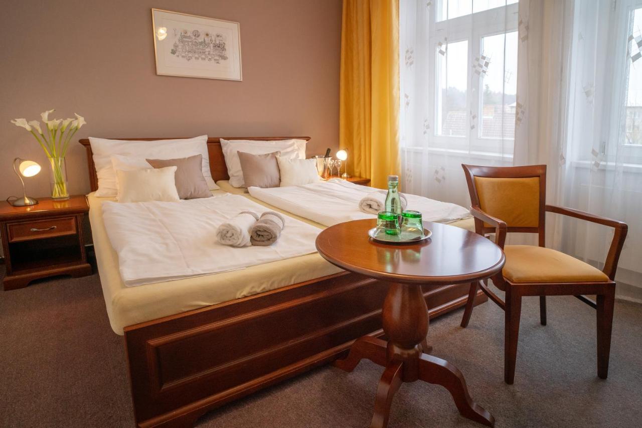 Hotel U Kaplicky Písek Екстериор снимка