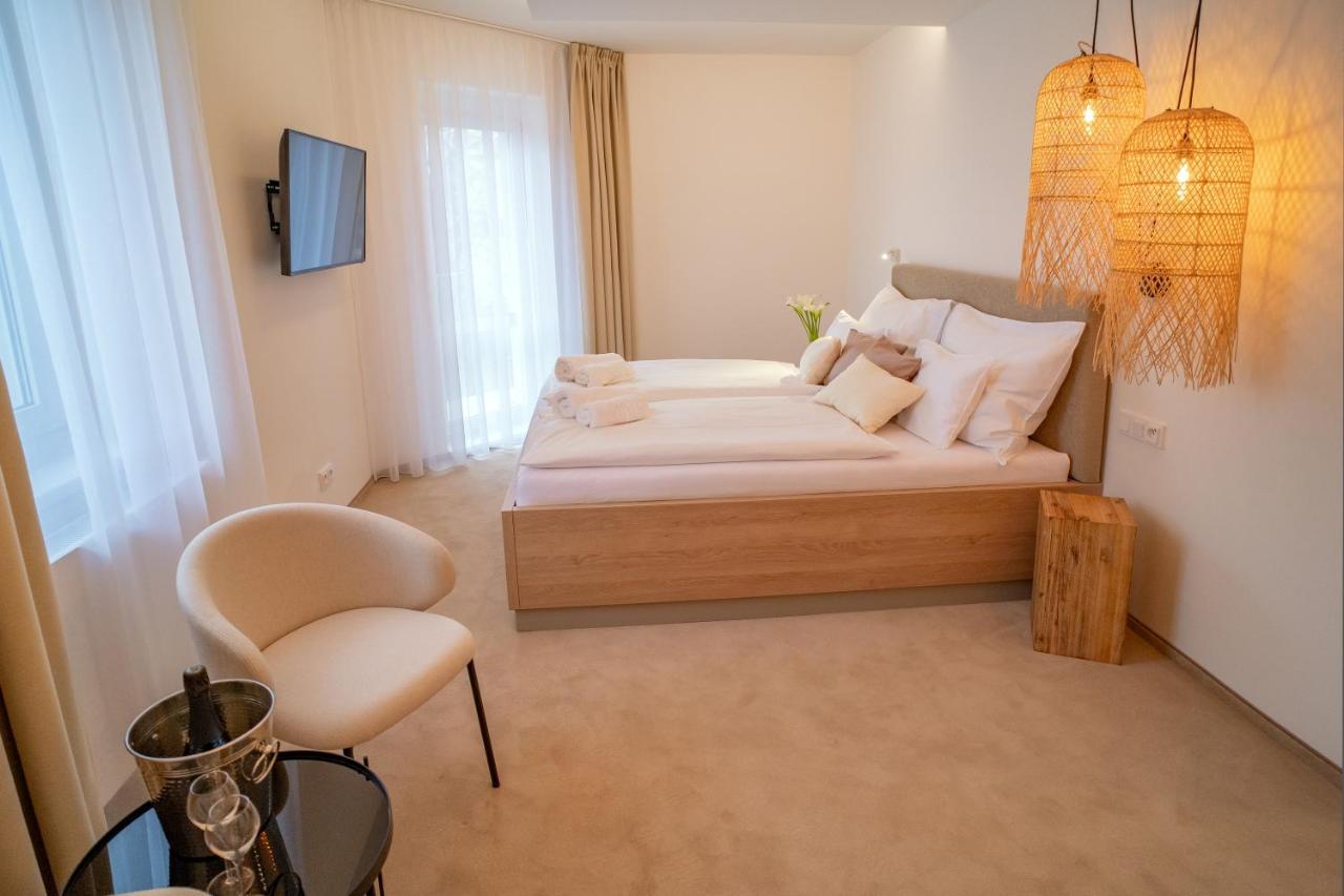 Hotel U Kaplicky Písek Екстериор снимка
