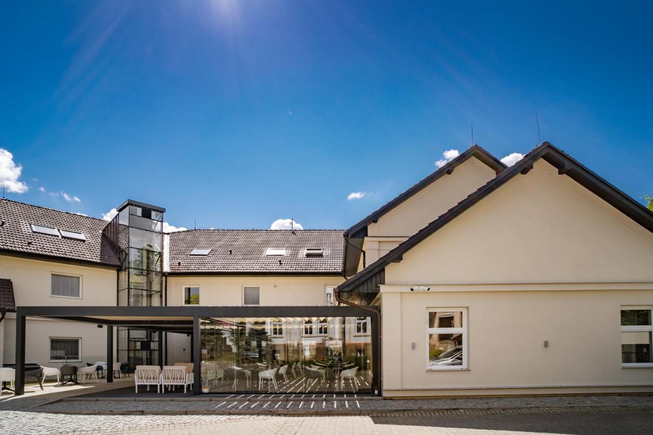 Hotel U Kaplicky Písek Екстериор снимка