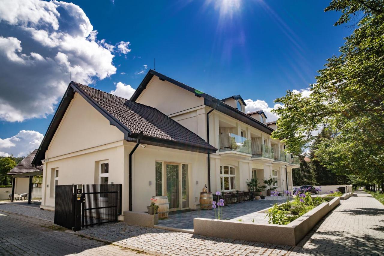 Hotel U Kaplicky Písek Екстериор снимка