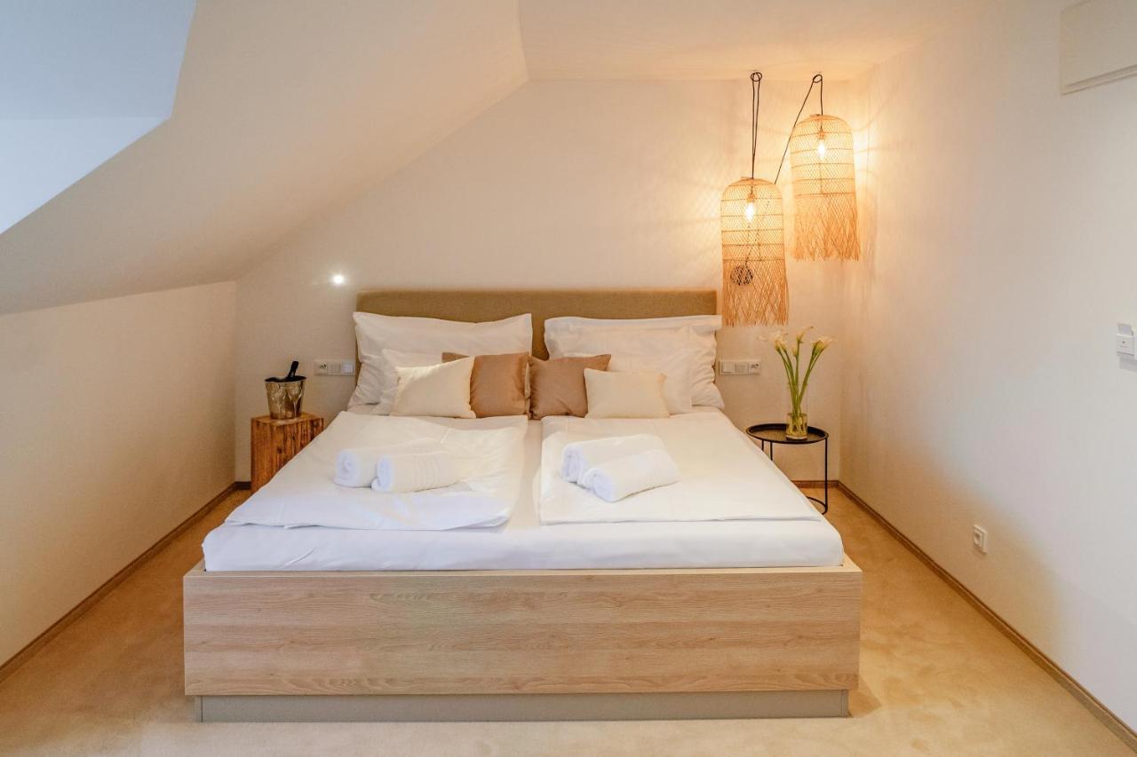 Hotel U Kaplicky Písek Екстериор снимка