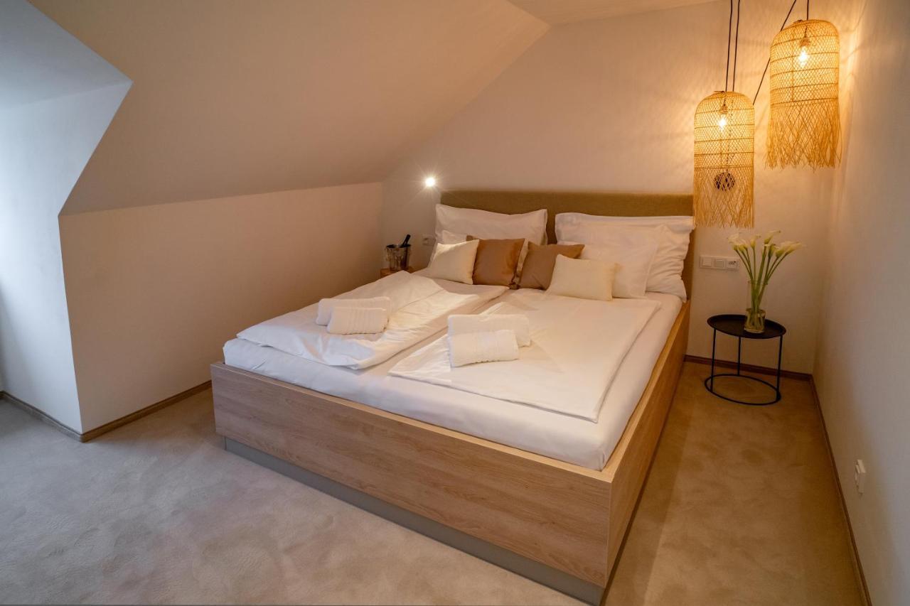 Hotel U Kaplicky Písek Екстериор снимка