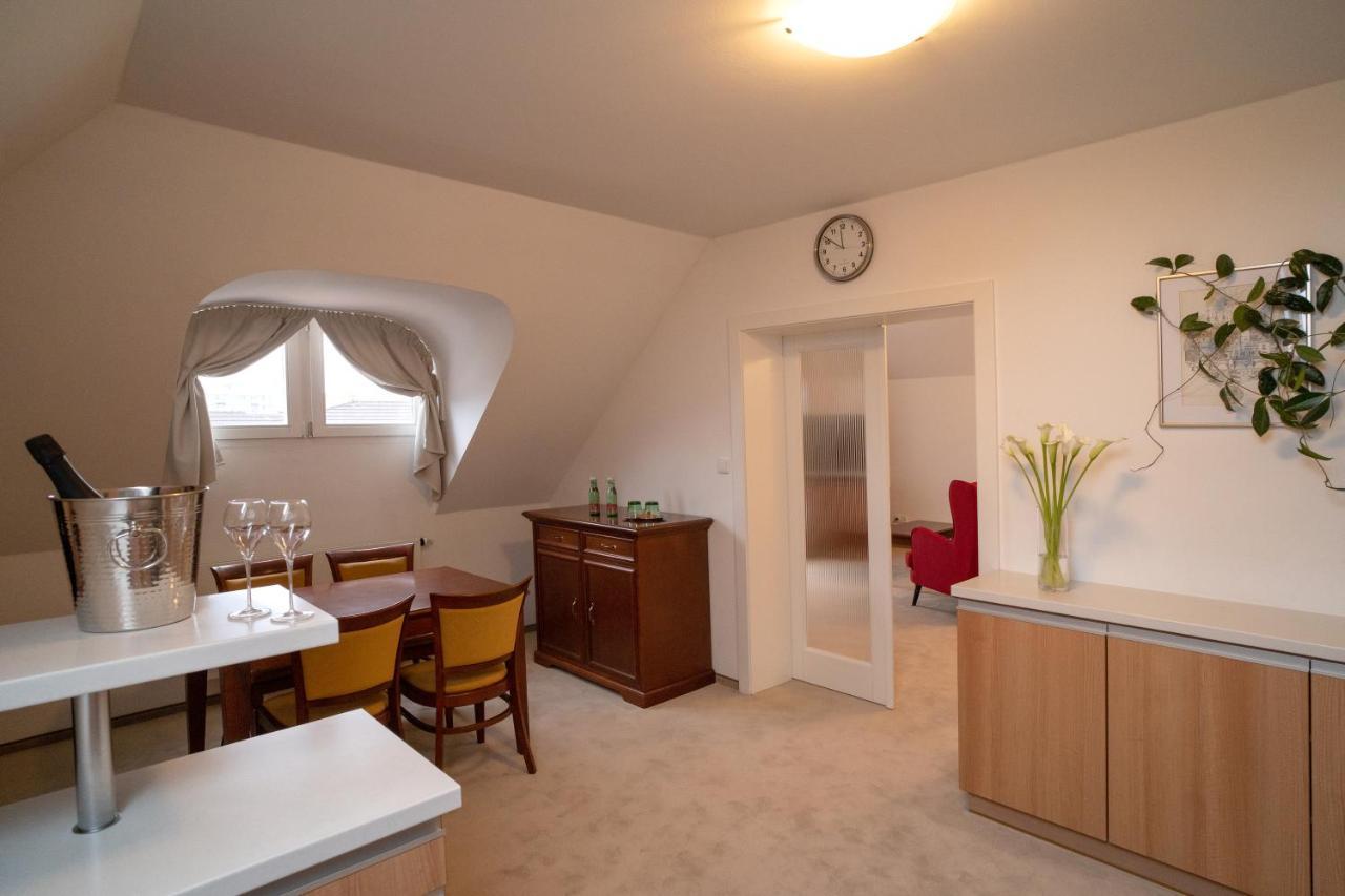 Hotel U Kaplicky Písek Екстериор снимка