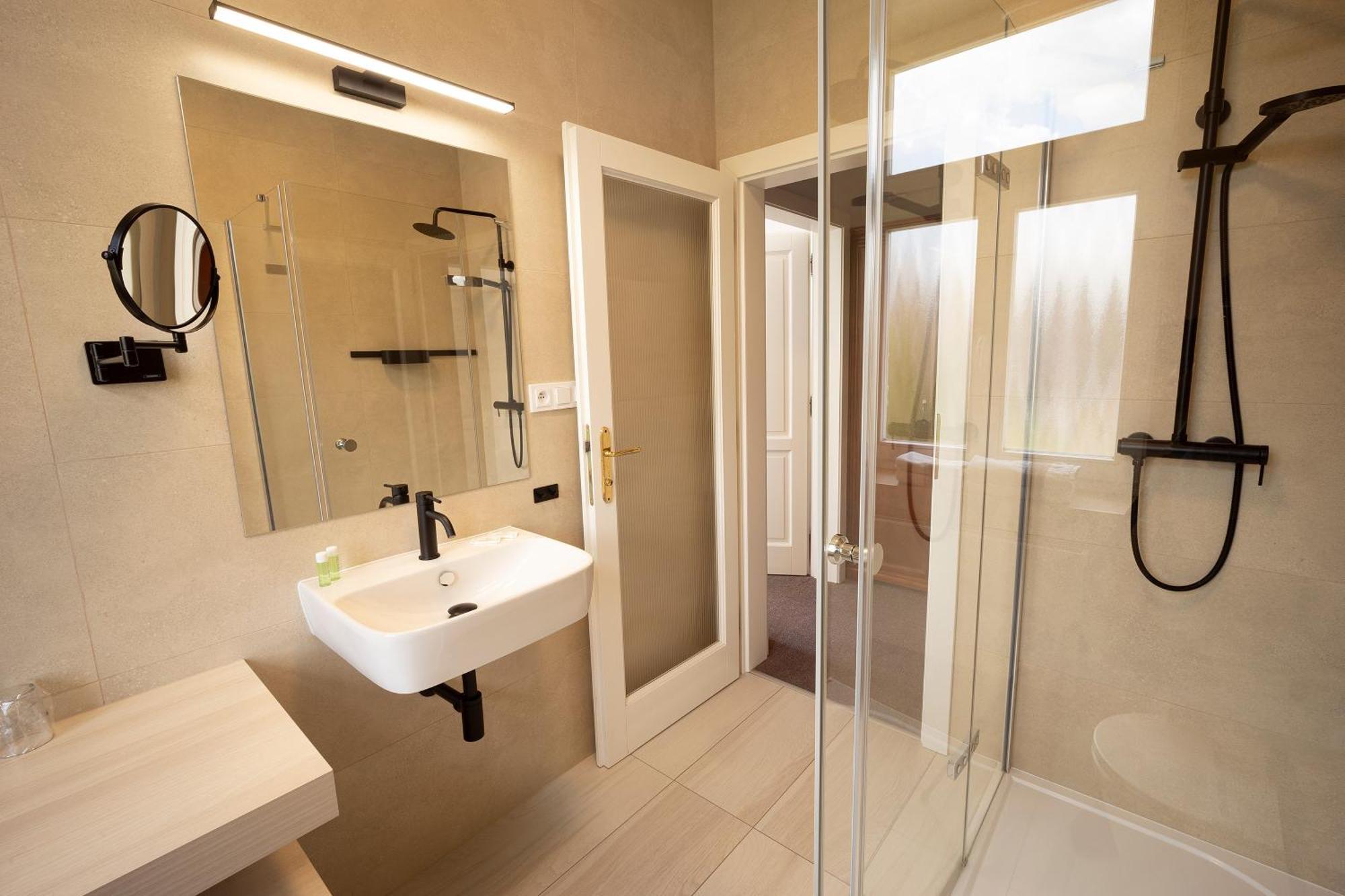 Hotel U Kaplicky Písek Екстериор снимка