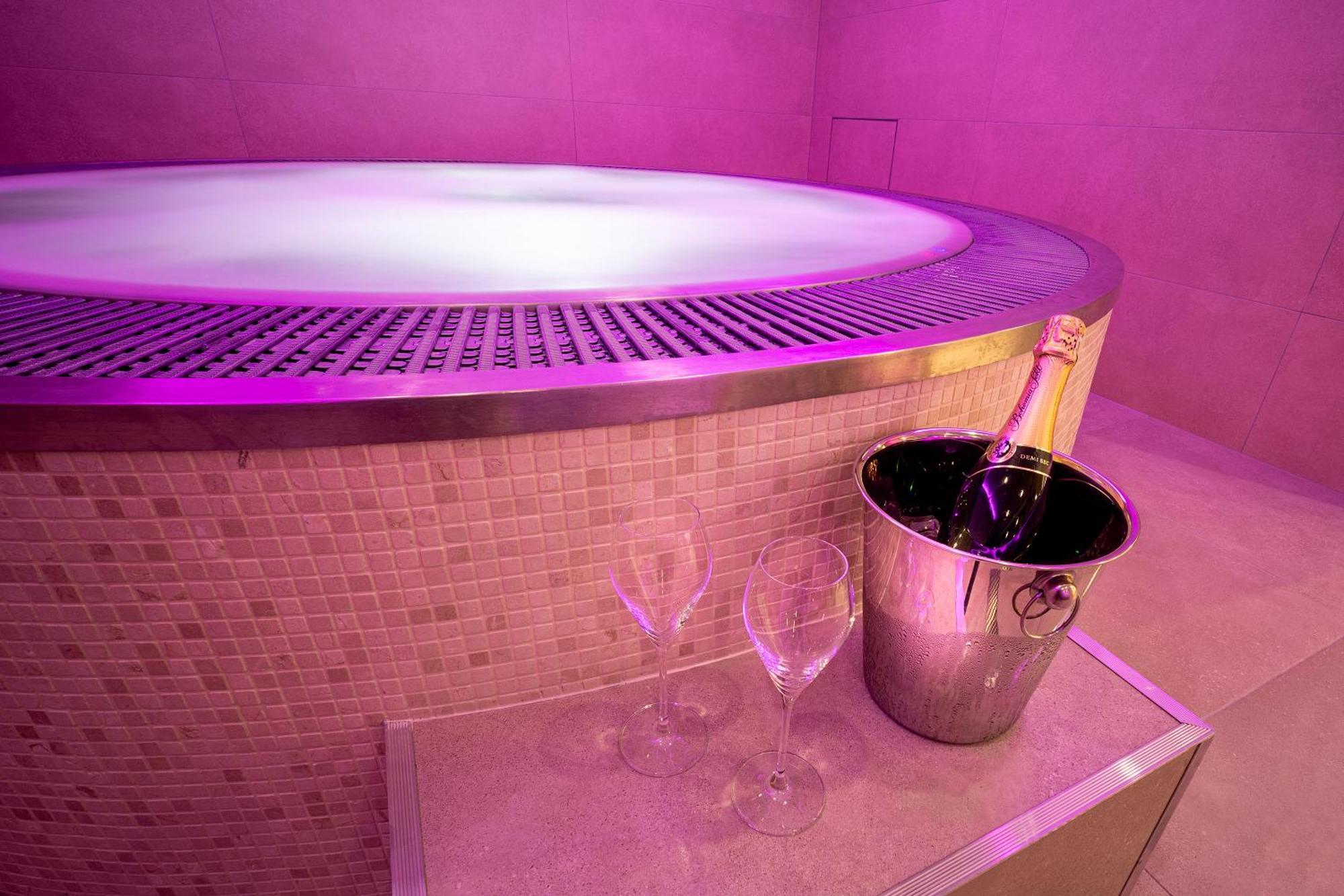Hotel U Kaplicky Písek Екстериор снимка