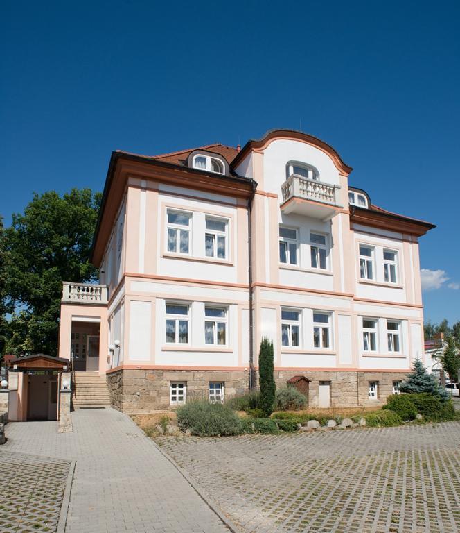 Hotel U Kaplicky Písek Екстериор снимка